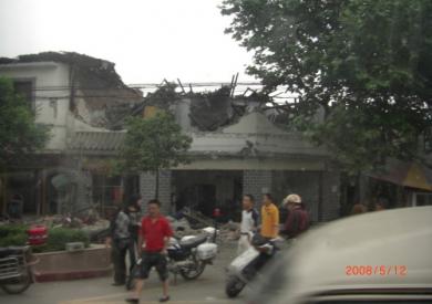 北京游客亲历四川大地震