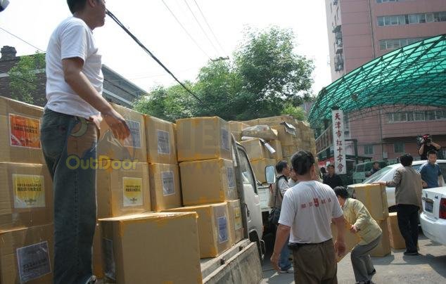 [展会新闻]户外业界捐款捐物支援地震受灾地区