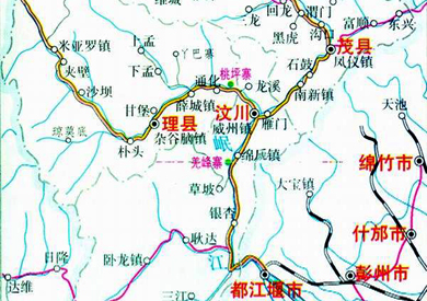 驴友只身赴灾区救援