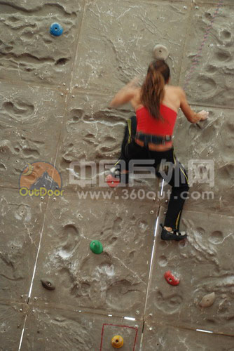 世界攀岩冠军郑丽莎的表演