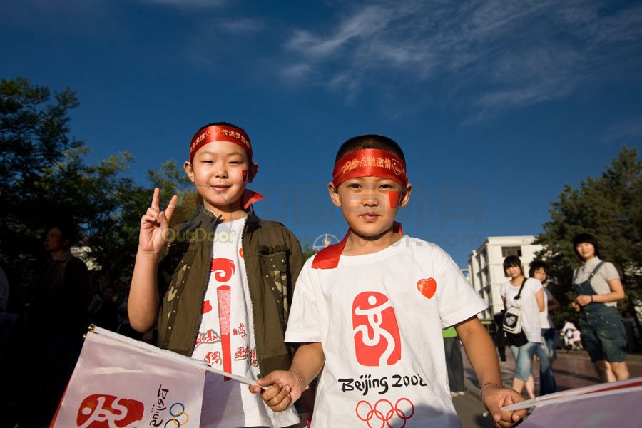 德国徒步摄影师零距离接触奥运火炬(组图)