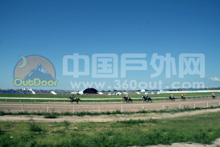 首届中国马速度赛内蒙古举行