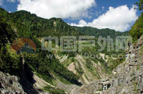 雅鲁藏布大峡谷景区正式开放