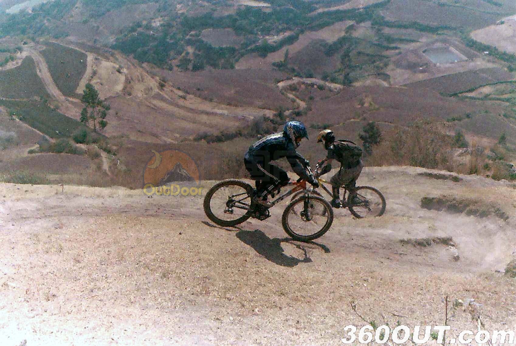 Downhill Biking in Coya