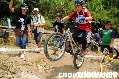 国际障碍极限单车锦标赛贵州拉开帷幕