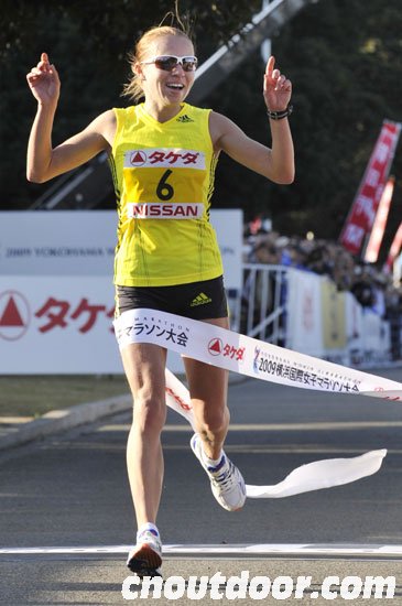 俄罗斯女将折桂日本横滨马拉松赛