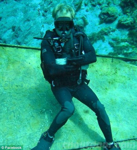 美国潜水达人刷新世界水肺潜水最长时间纪录