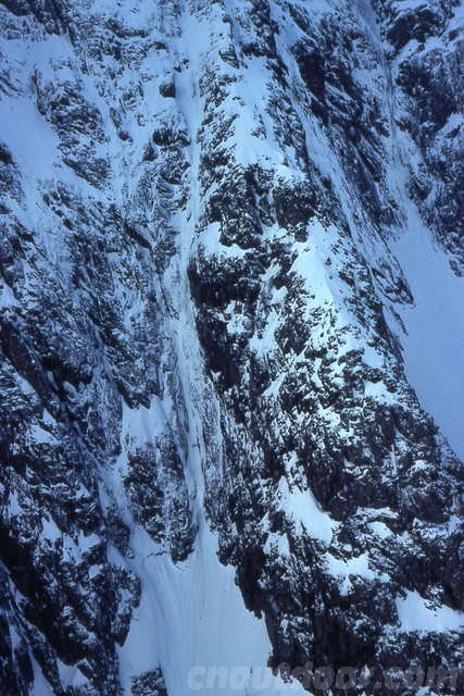 两驴友从英国最高峰跌下 一死一伤