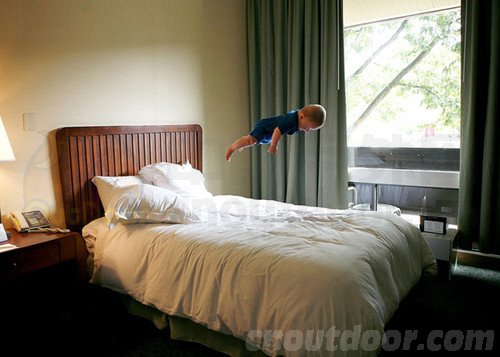 悬浮摄影新概念：会飞的小宝宝惹人爱