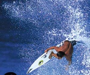 加州宣布6月20日为“国际冲浪日”