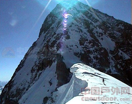 26岁俄罗斯美女登山者命丧托木尔峰 数日前获登山冠军
