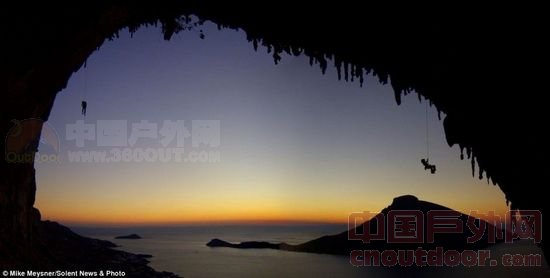 Grotta洞穴攀岩 捕捉夕阳下的爱琴海
