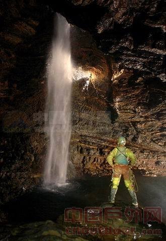 中国神秘千米地下洞穴 叹为观止