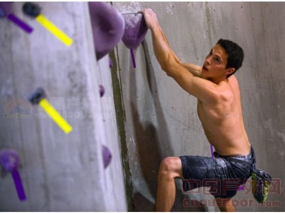 O.C. climbing gym tests top athletes in 'bouldering'