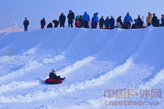 新疆：博湖县建成巴州首个3S级滑雪场