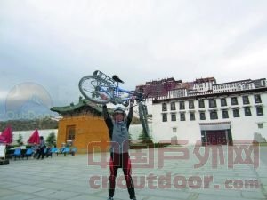 80后小伙骑行26天2100公里游滇藏