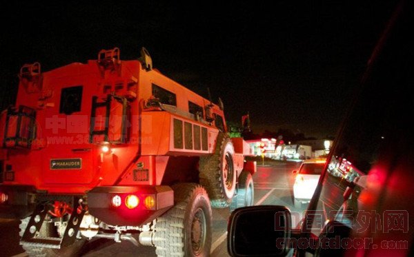 终极户外探险越野车 派拉蒙“掠夺者”势不可挡