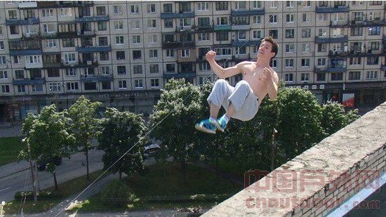 俄罗斯跑酷者16层坠楼身亡