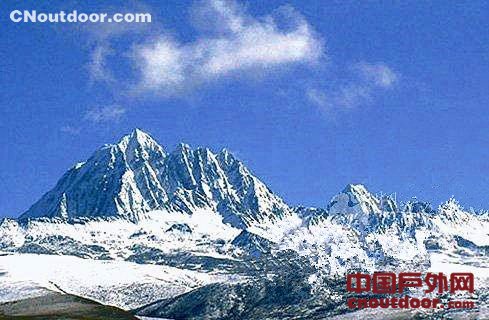 厦门大学登山队出征西藏６０００米级雪山