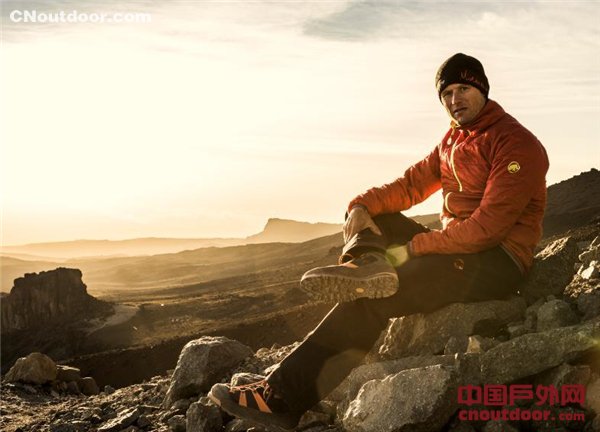 瑞士高海拔登山家完成世界最高扁带挑战