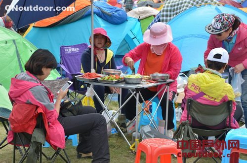 中国国际露营大会（新疆站）在赛里木湖成功举办