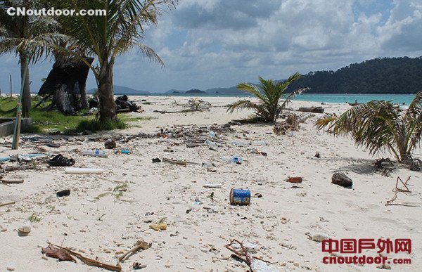 英夫妇泰国旅游被坑 迷人海岛变垃圾岛