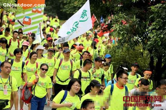 广州2000人挑战10公里公益徒步赛