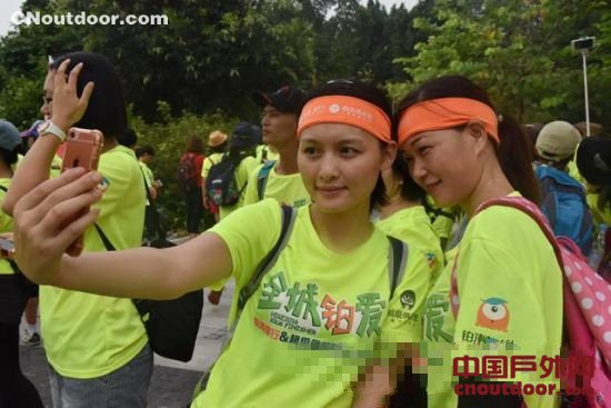 广州2000人挑战10公里公益徒步赛