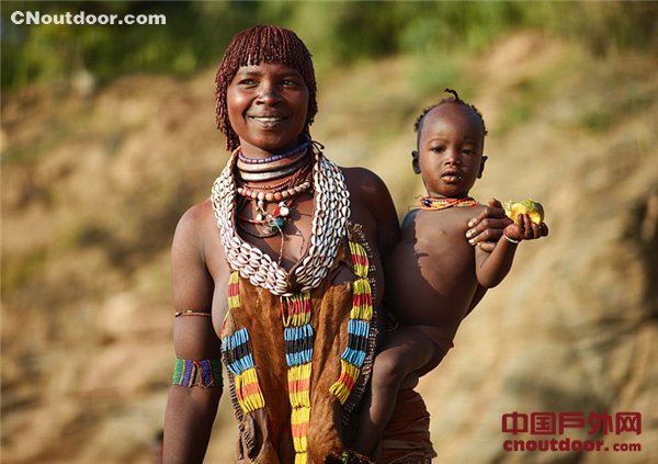 埃塞俄比亚原始部落：现代文明“入侵”
