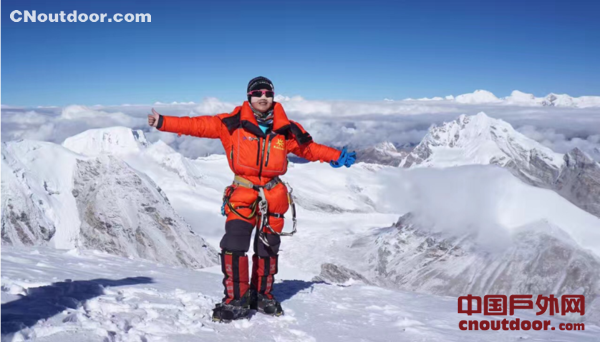 登山家罗静 登顶第10座8000+米的山峰