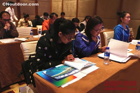 2016万宁国际冲浪赛将于12月2日在海南万宁举行