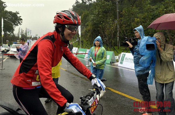 2016南京老山有氧三项名人挑战赛举行