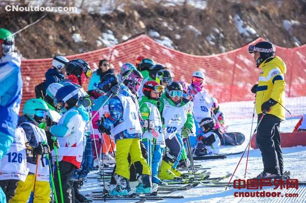 中国精英滑雪联赛斯巴鲁杯MAXi冠军挑战赛首战告捷