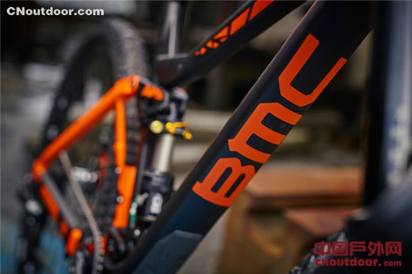 黑橙火箭：BMC TrailFox TF01碳纤维enduro山地车