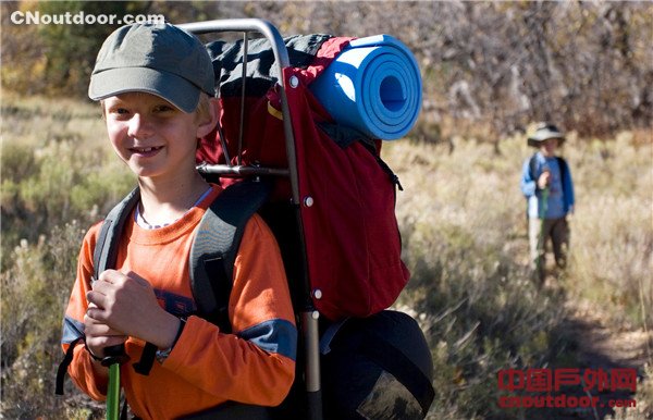 中国户外网与哈哈少儿、炫动卫视结成深度战略合作关系