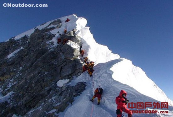2017年春季210余外国登山客北坡挑战珠峰