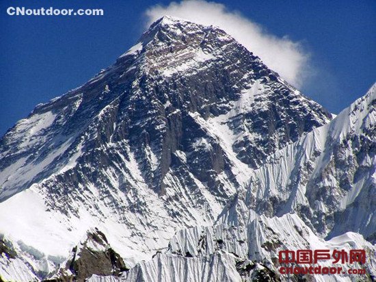 北大登山队出征珠峰北坳 曾因雪崩危险放弃