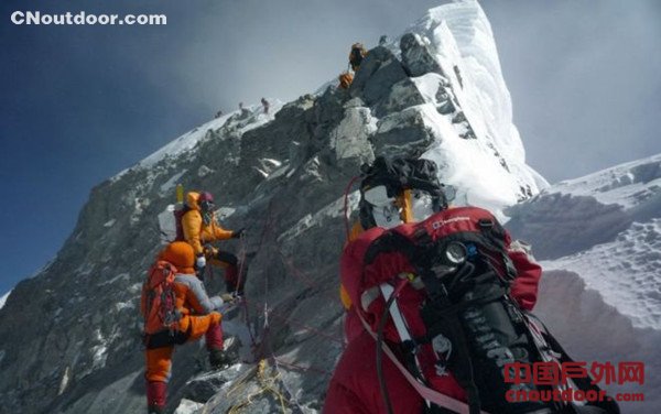 尼泊尔登山客：“希拉里台阶”很好 没坍塌