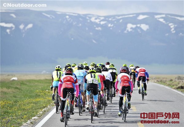 新疆第十一届环赛里木湖公路自行车赛落幕