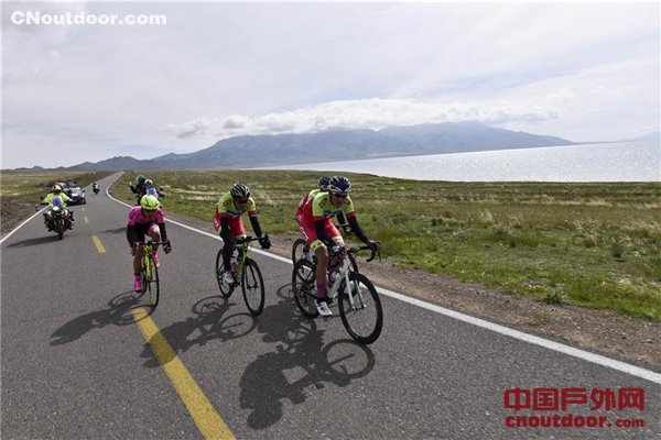 新疆第十一届环赛里木湖公路自行车赛落幕