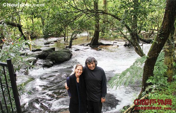 夫妇印度买荒地 花26年种出热带雨林