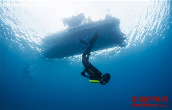 潜水新装置Scorkl问世 可在水下呼吸10分钟