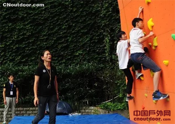 攀岩吧,少年! 全国首次青少年攀岩公开课引燃激情