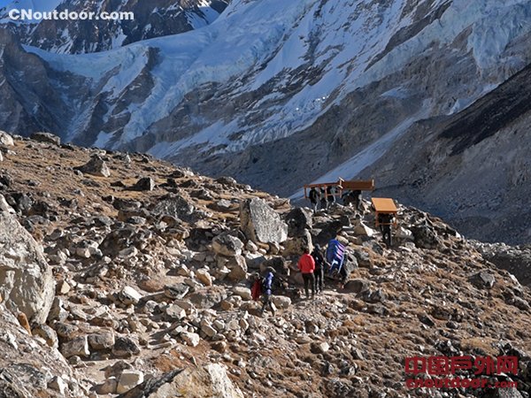 徒步8天攀登5200米珠峰大本营 只为在世界之巅做一顿饭