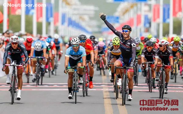 中国自行车联赛阿尔山站收官 体育旅游完美结合