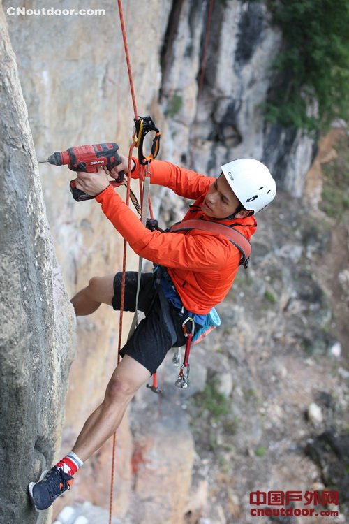 攀岩世界冠军钟齐鑫助力广西马山攀岩小镇建设