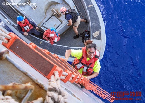 奇迹生还 美国两名女子海上漂流近半年终获救