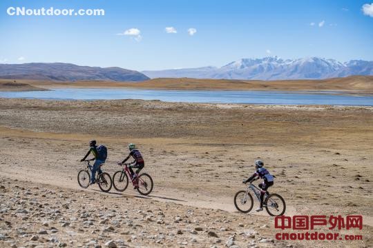 中国海拔最高自行车越野赛西藏羊八井开赛