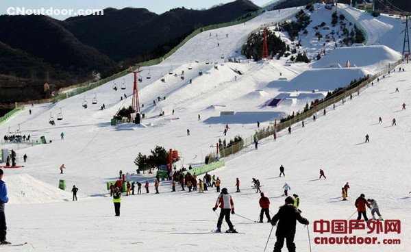 吉林省进入“雪季” 多个雪场设施升级