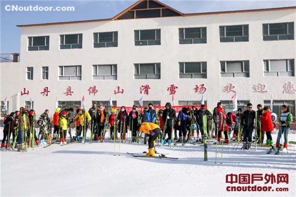 甘肃张掖市大众滑雪爱好者培训班开班